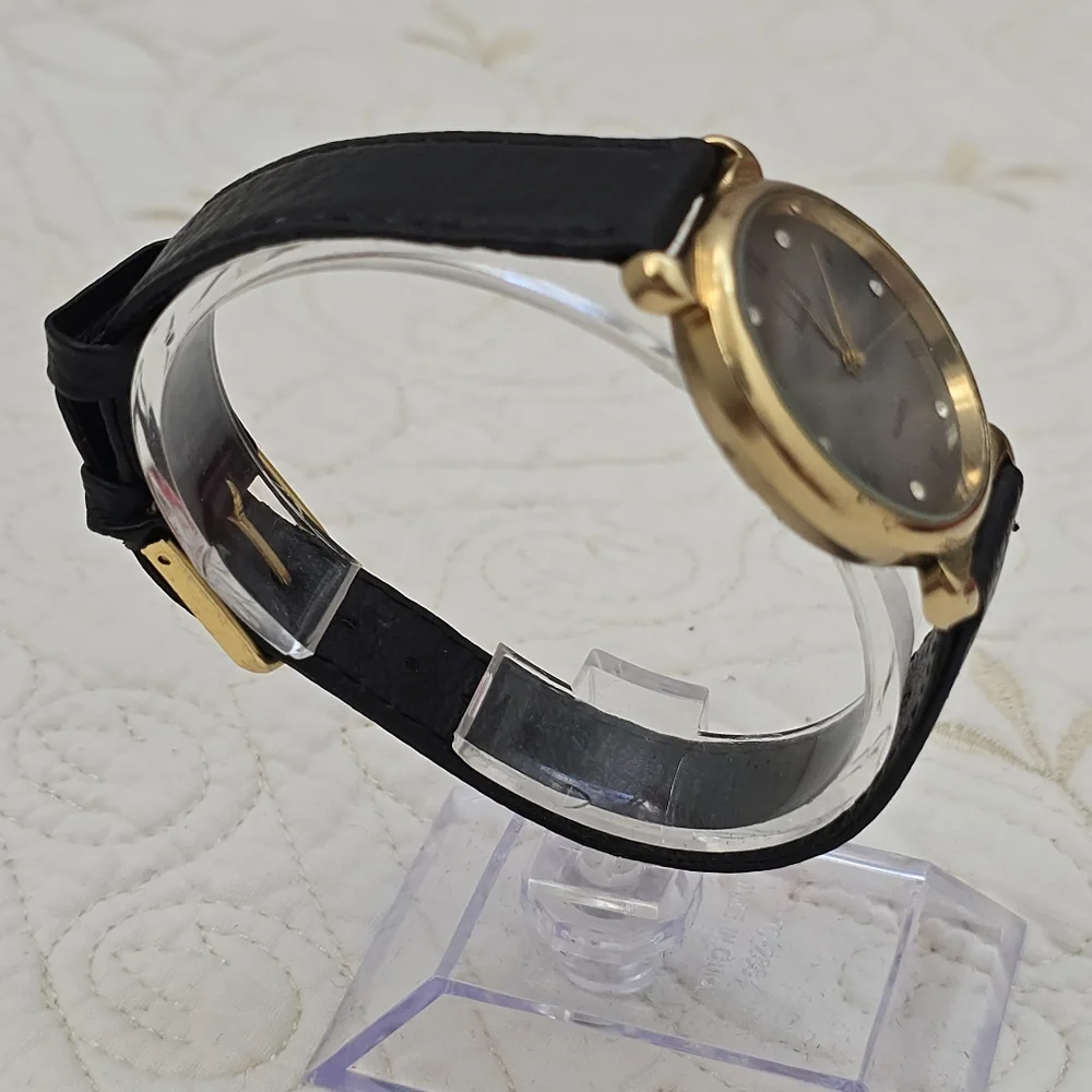 Vintage Alfred Dunhill Watch Quartz Japanese Gold-Plated Chic Ladies Unisex